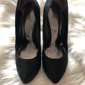 Carlos Santana Platonic Black Denim Pumps